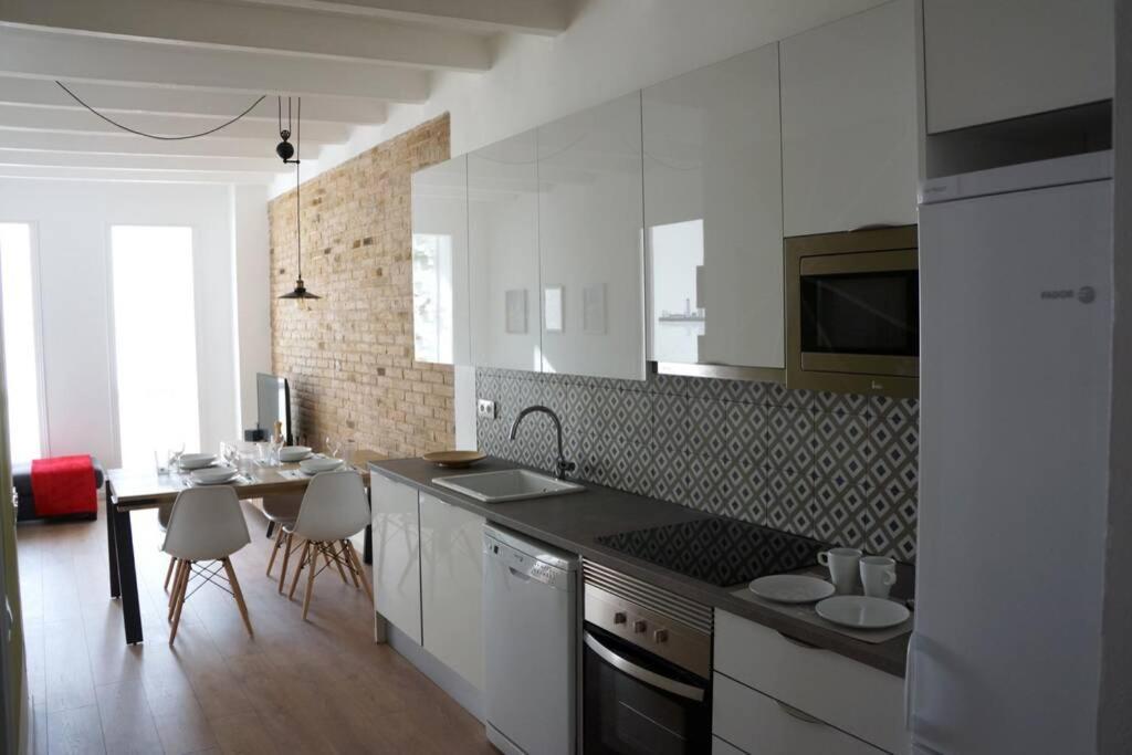 Barcelona Industrial Style Apartment L’Hospitalet de Llobregat Exterior foto